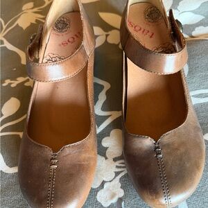 Taos Footwear Brown Leather Mary Jane Loafers